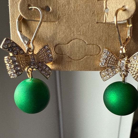 Bow Gold Tone Earrings New - Picture 5 of 8